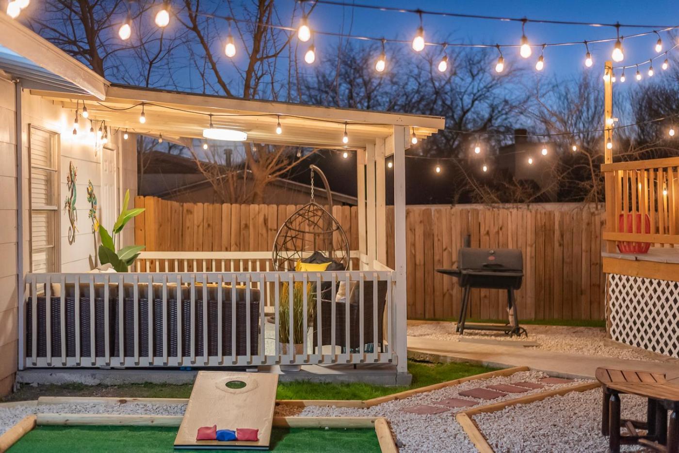 Game Room, Pool & Fire Pit At The Medical Center San Antonio Exterior photo