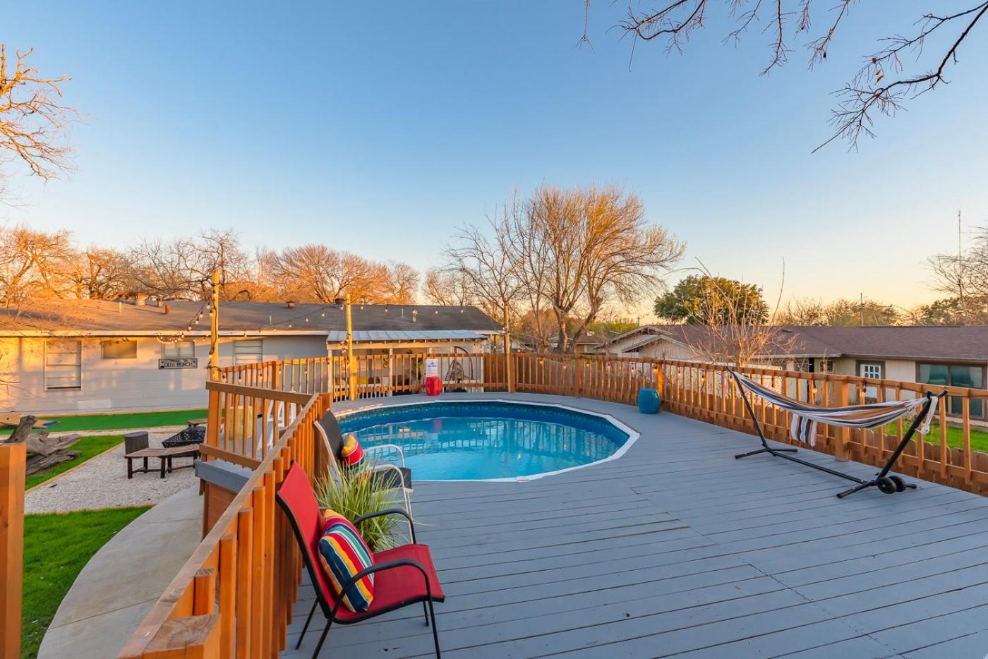 Game Room, Pool & Fire Pit At The Medical Center San Antonio Exterior photo