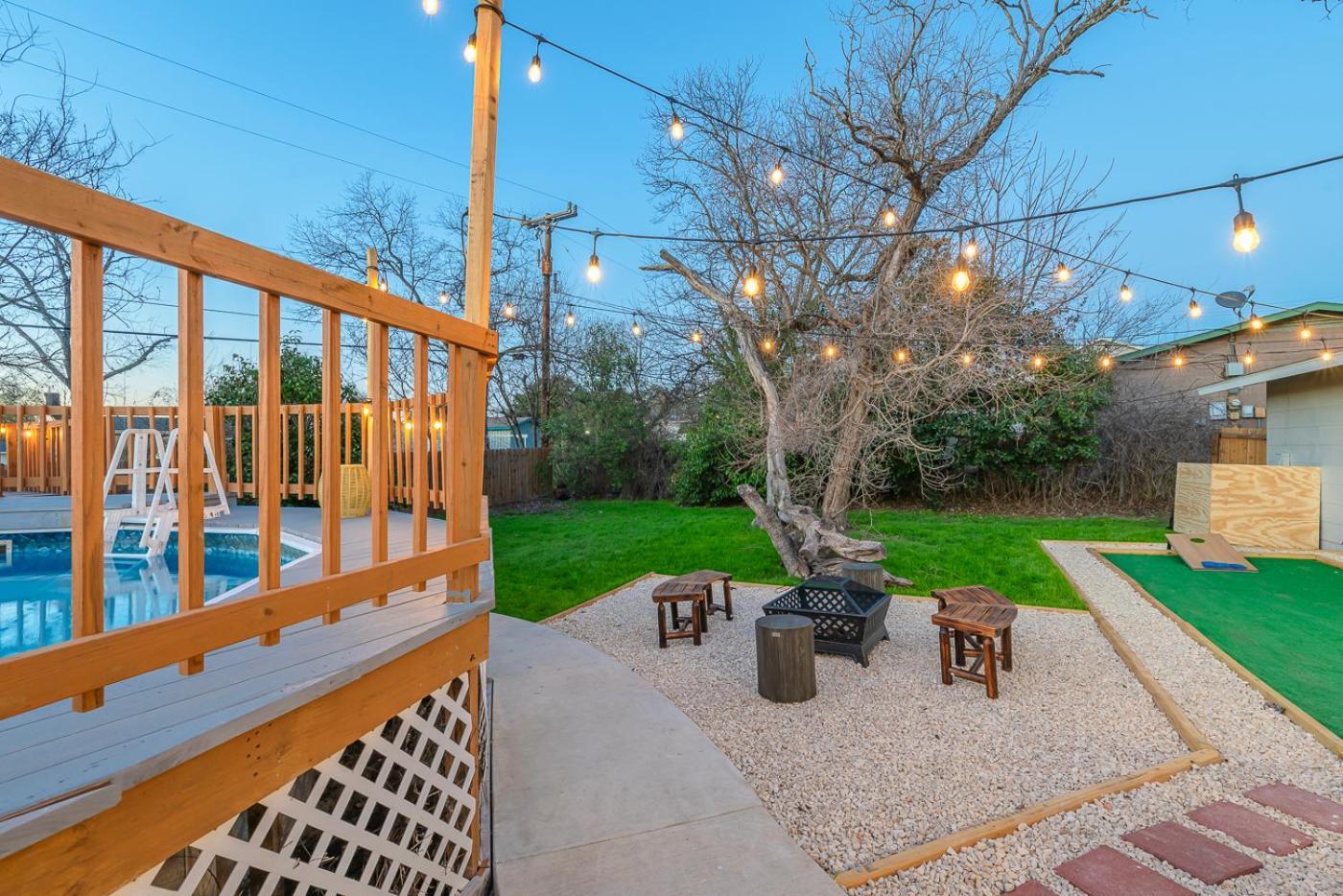 Game Room, Pool & Fire Pit At The Medical Center San Antonio Exterior photo