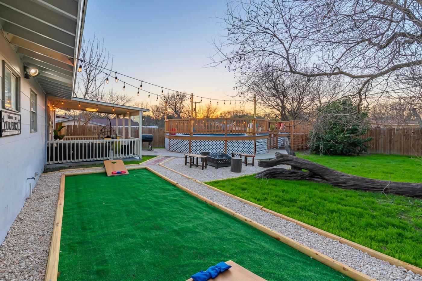 Game Room, Pool & Fire Pit At The Medical Center San Antonio Exterior photo