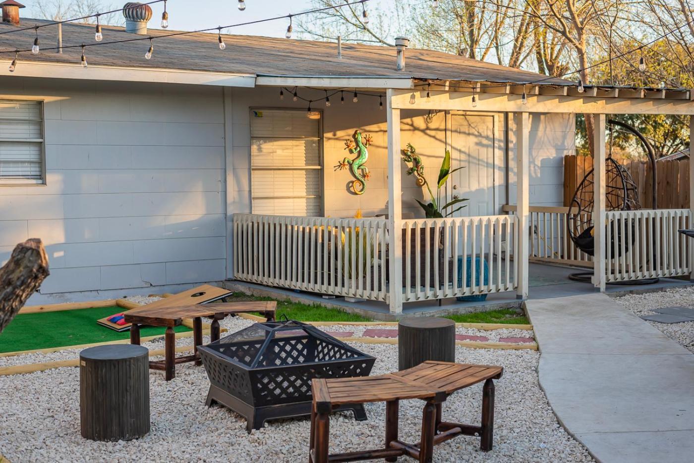 Game Room, Pool & Fire Pit At The Medical Center San Antonio Exterior photo